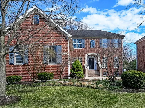 15 Arthur Ave, Clarendon Hills, IL 60514