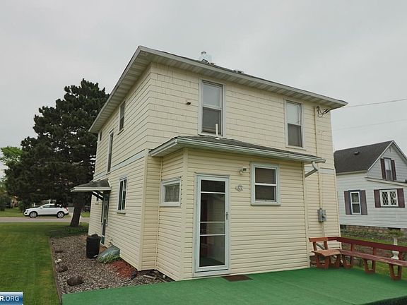 4th image of 127 5th Ave S