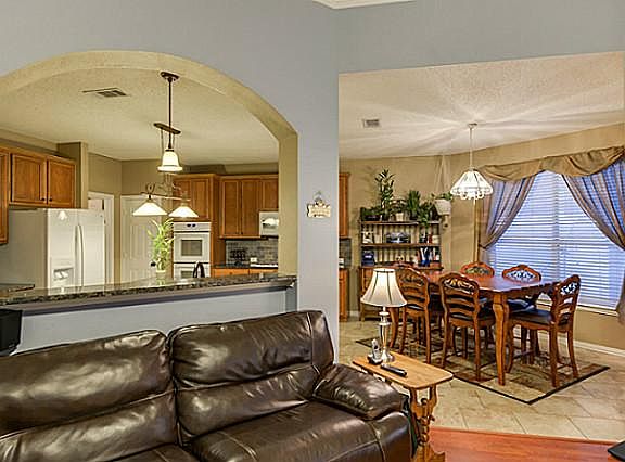 4th image of 1404 Cedar Bluff Ln