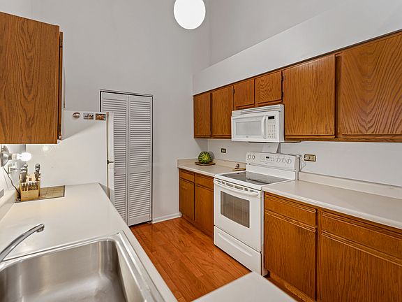 3rd image of 764 N Gary Ave Unit 210