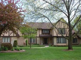 6313 Parkview Rd, Greendale, WI 53129