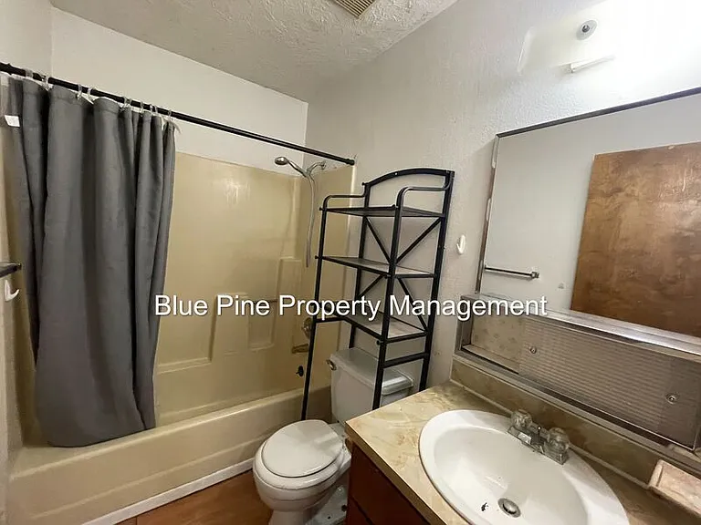 1474 Benton St #8 — Photo 5