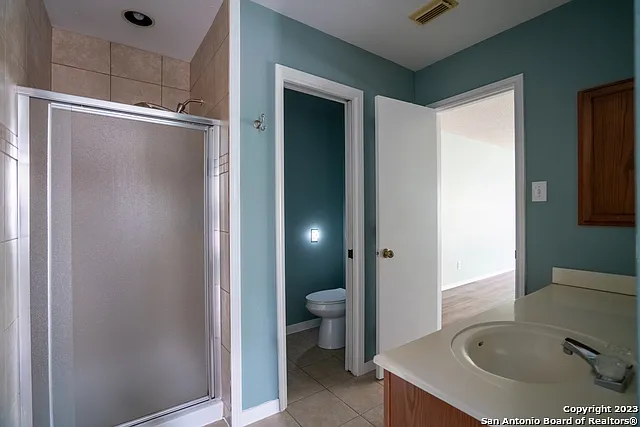 22047 Kenton Knl — Photo 23