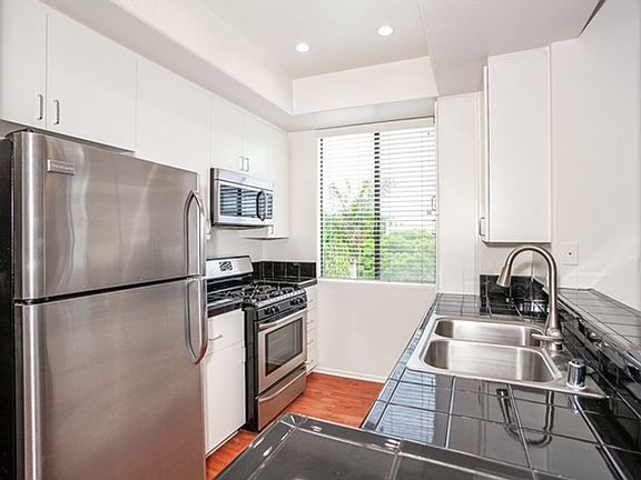 3rd image of 906 S Wooster St APT 304