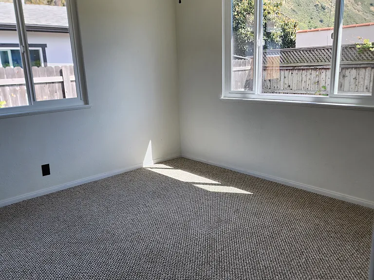 116 E Lewis St #B — Photo 22