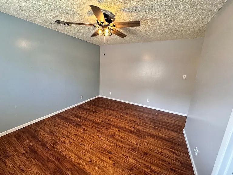 2411 13th St — Photo 13