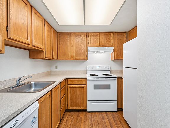 3rd image of 12051 28th Ave NE APT 207