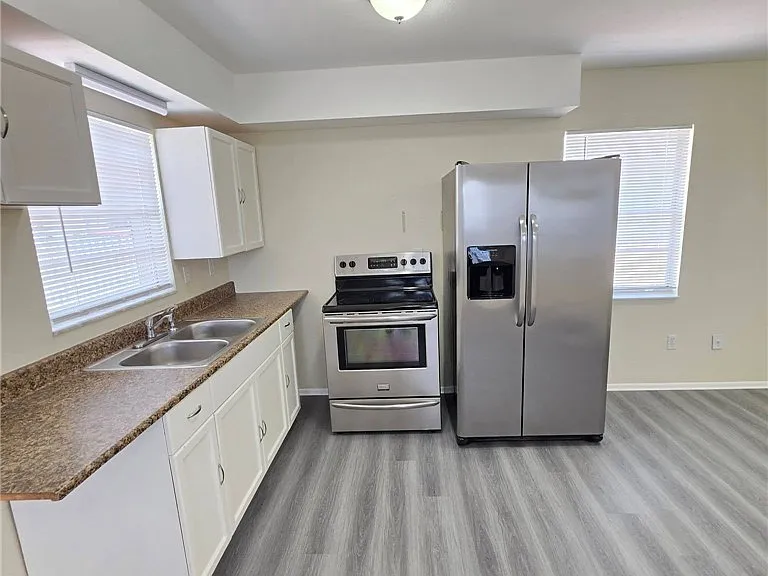 821 Grand Ave — Photo 6