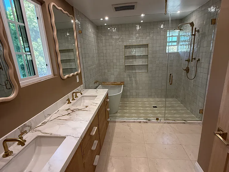 1508 Kelton Ave — Photo 3