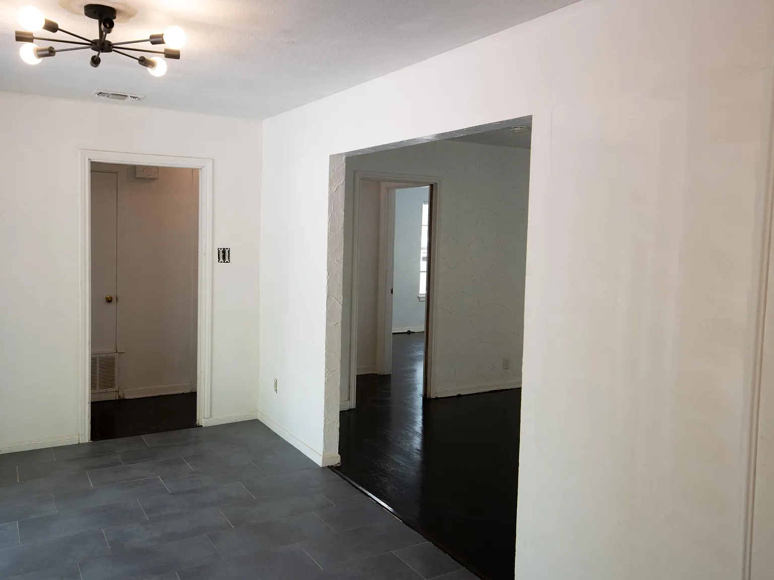 3 bed, 1350 sqft, $1,345 — Photo 4