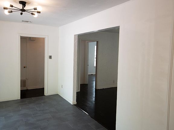 4th image of 319 Covina Ave