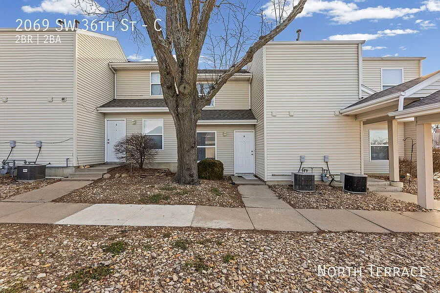 Building Photo - 2069 SW 36th St #C