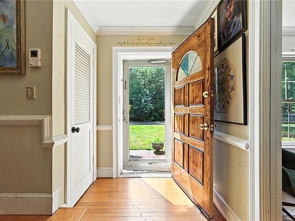 2nd image of 105 Thomas Nelson Ln