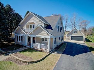 1835 W Shore Dr, Delafield, WI 53018