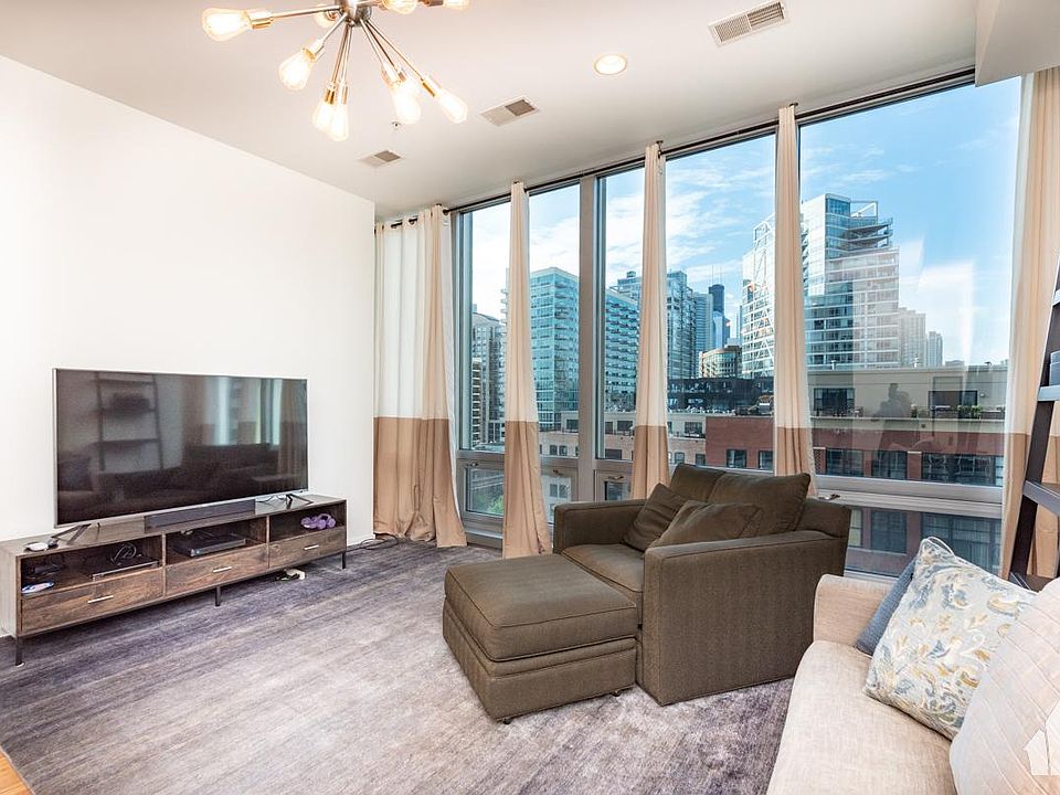 1st image of 500 W Superior St #707F