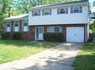 114 Raymond Dr, Hampton, VA 23666
