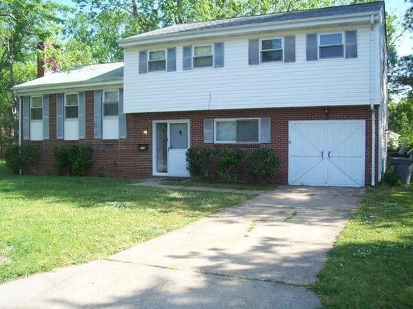 114 Raymond Dr, Hampton, VA 23666