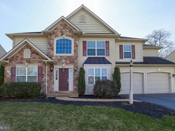 10 Cedar Chase Dr, Mountville, PA 17554