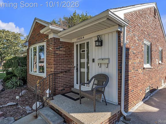 5th image of 24804 Ridgecroft Ave