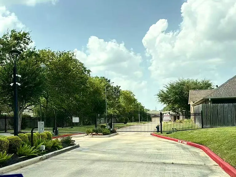 10507 Willow Park Grn — Photo 3