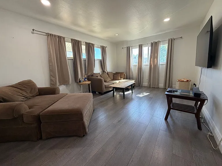 3163 Portsmouth Dr — Photo 3