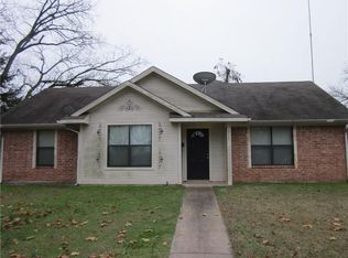 717 Market St W, Honey Grove, TX 75446