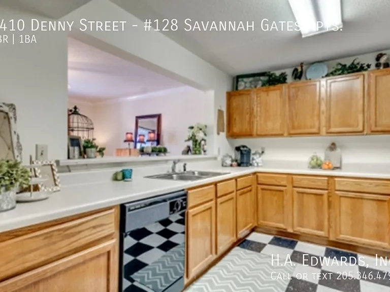 2410 Denny St #128 — Photo 5