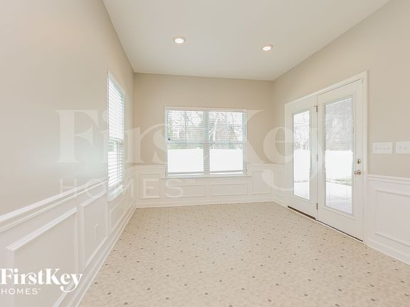 4th image of 363 Longhorn Dr