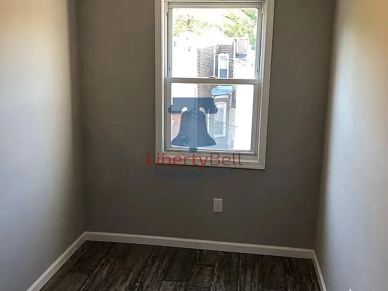 5810 Crittenden St — Photo 10