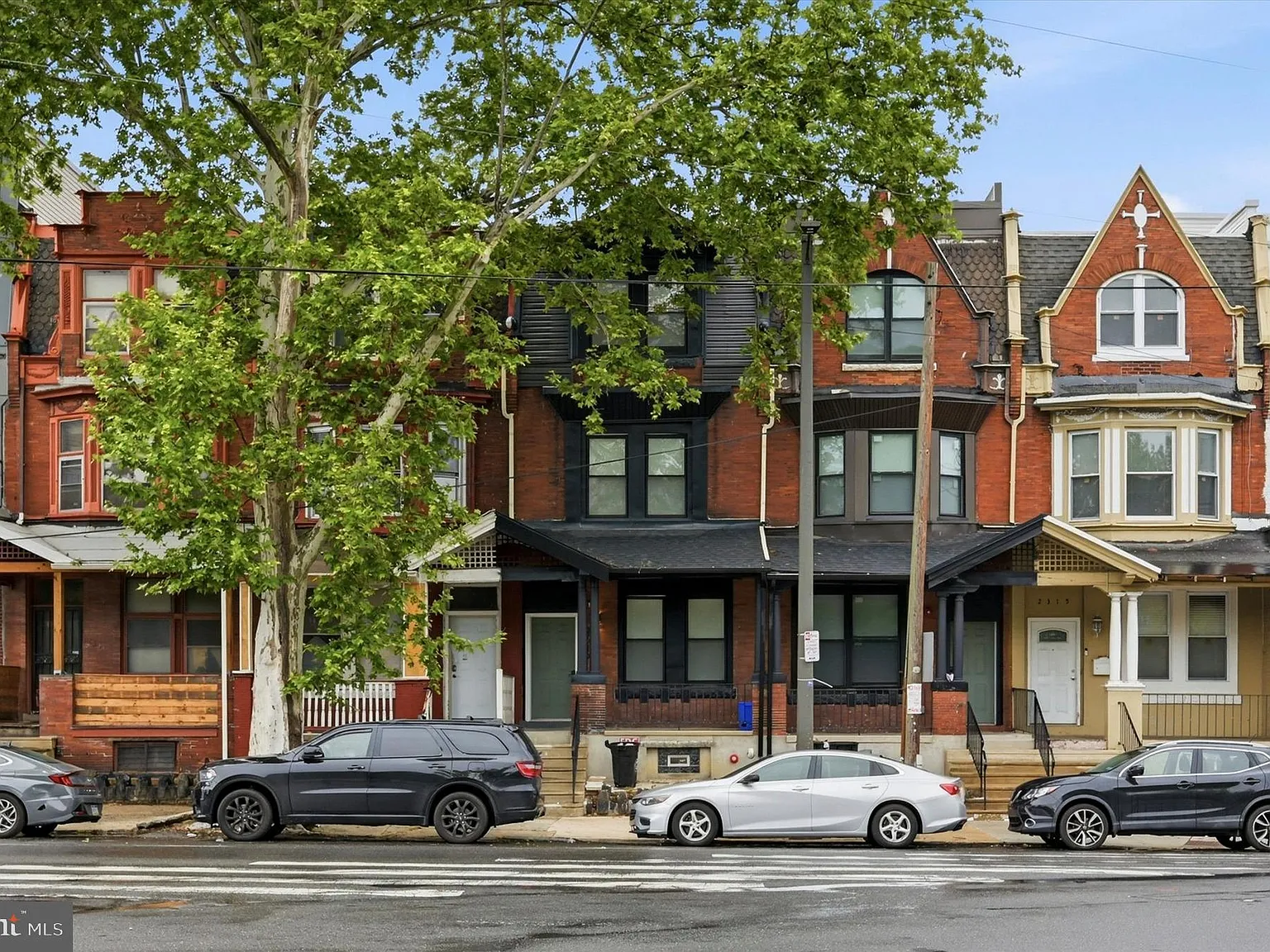 1 bed, 1100 sqft, $1,300 — Photo 1