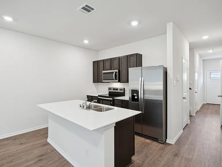 7020 Vining Dr — Photo 3