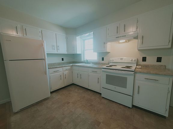 2nd image of 38 Horton St #2