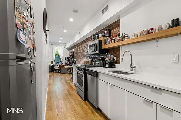 Rented by MNS | media 43