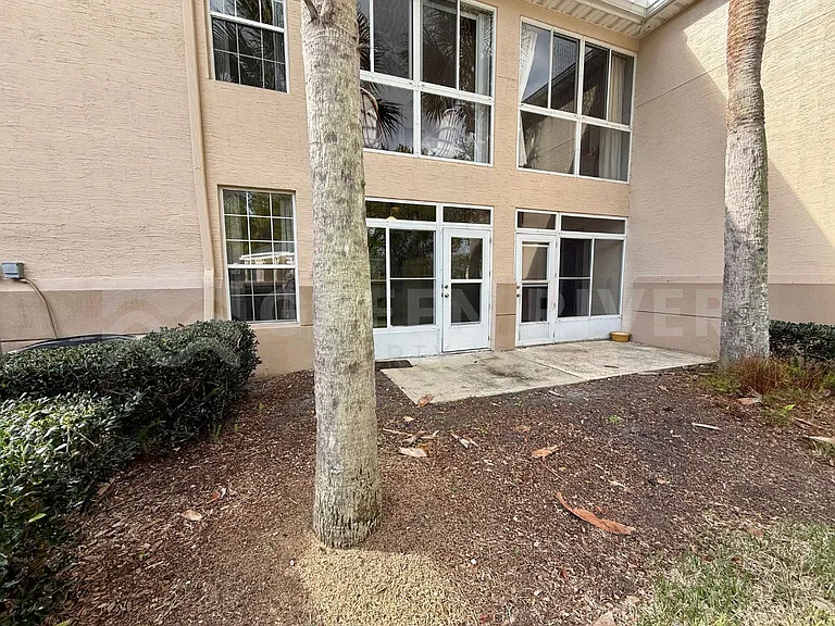 204 Augusta Cir — Photo 30
