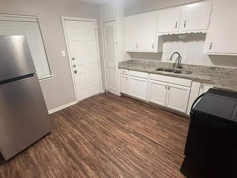 2520 Normont Cir #2520 — Photo 3