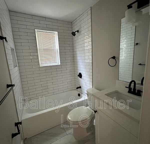 1017 Washington Heights Ter NW #A — Photo 6