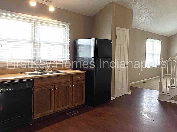 3rd image of 7612 Dornock Dr
