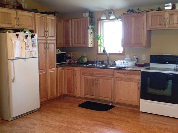 3rd image of 401 E Avenue D