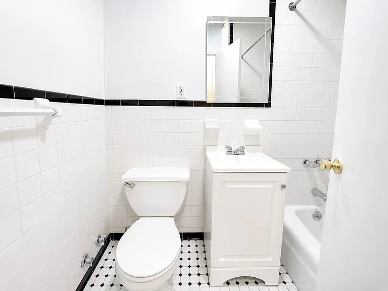321 W 105th St #5C — Photo 7