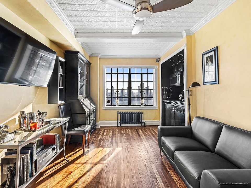 1st image of 5 Tudor City Pl APT 1629