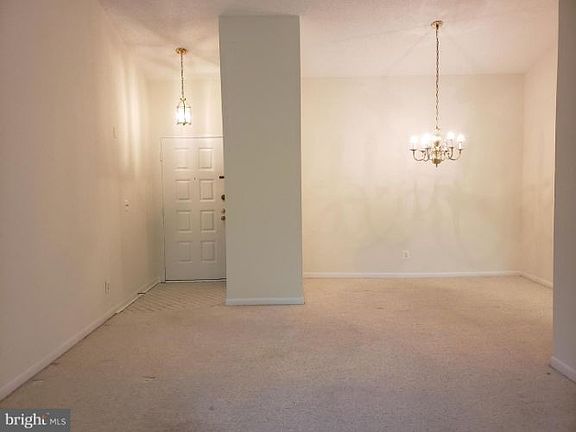 5th image of 15310 Beaverbrook Ct #89-3G