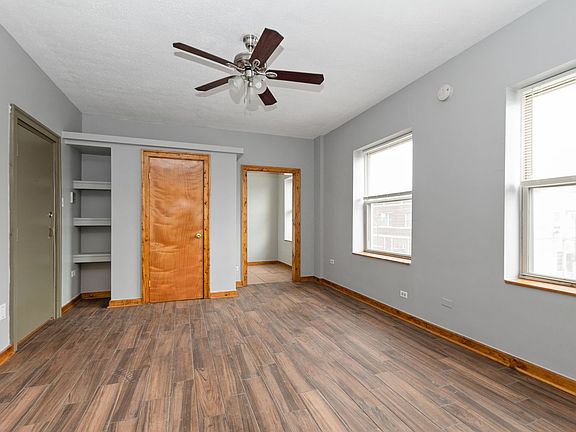 4th image of 6314-16 S Troy St #6314-212