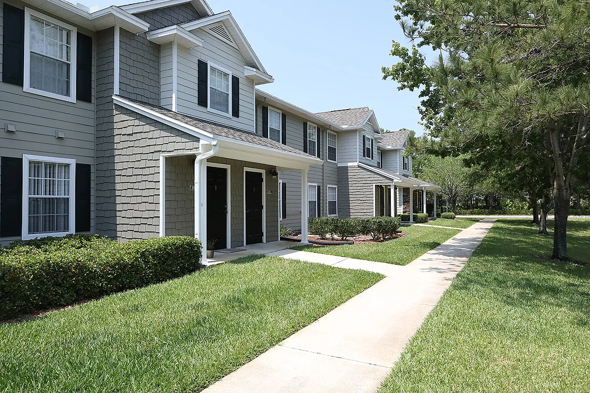 Ponce Harbor Apartments — Photo 2