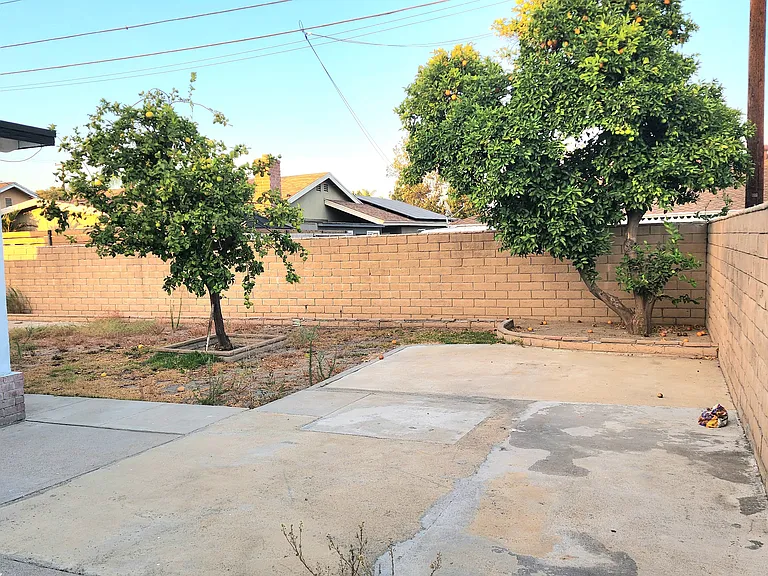 1002 N Merced Ave — Photo 13