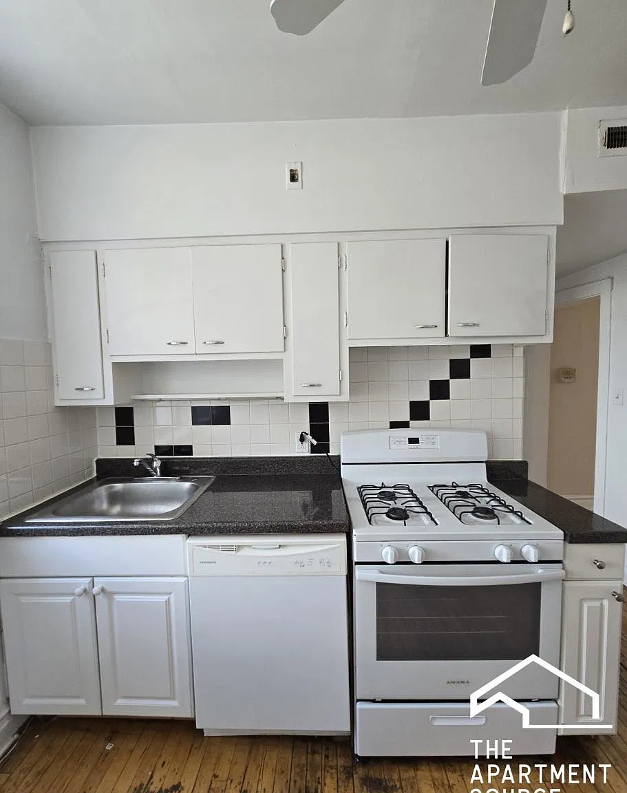 3054 W Berteau Ave — Photo 1