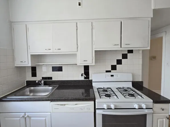 3054 W Berteau Ave #2, Chicago, IL 60618