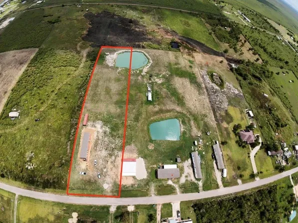 2922 N County Road 807 Dr, Angleton, TX 77515