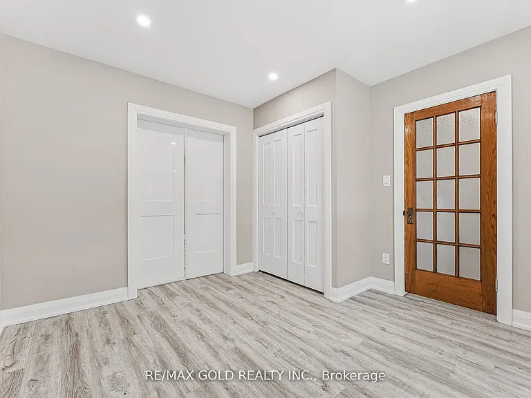 4445 Simcoe St — Photo 13