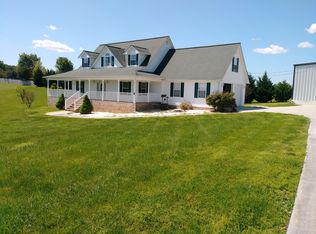 202 Calhoun Rd, La Follette, TN 37766