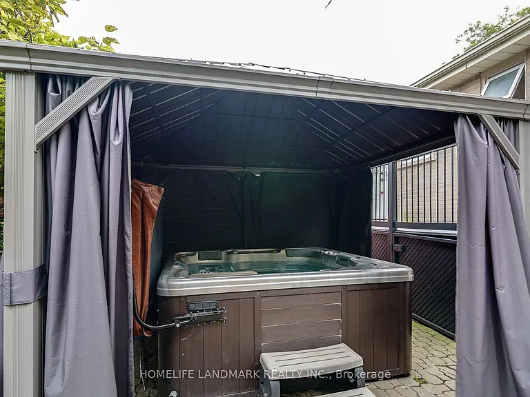 2673 Constable Rd — Photo 27